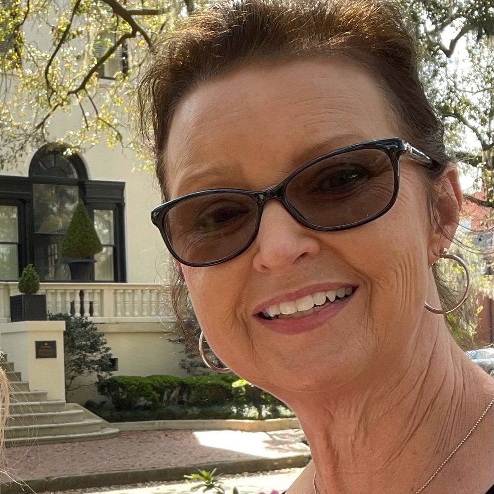 Meet your Posher, Lisa